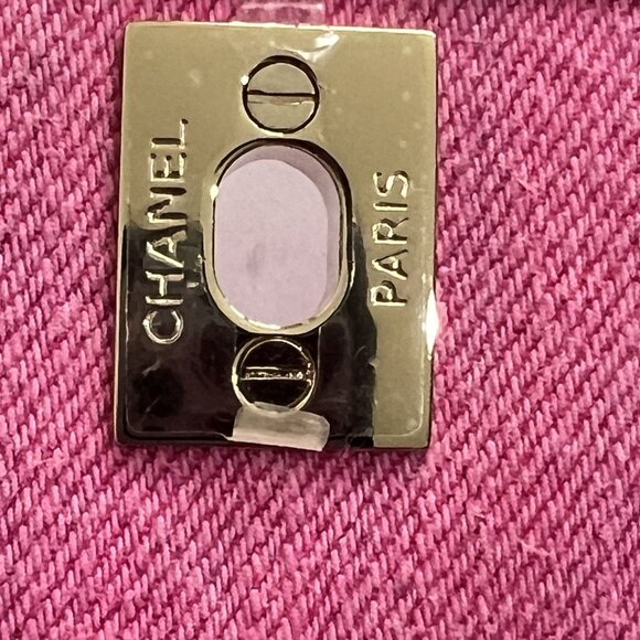 CHANEL Quilted Denim Messenger Bag in Neon Pink 21S - Picture 9 of 13